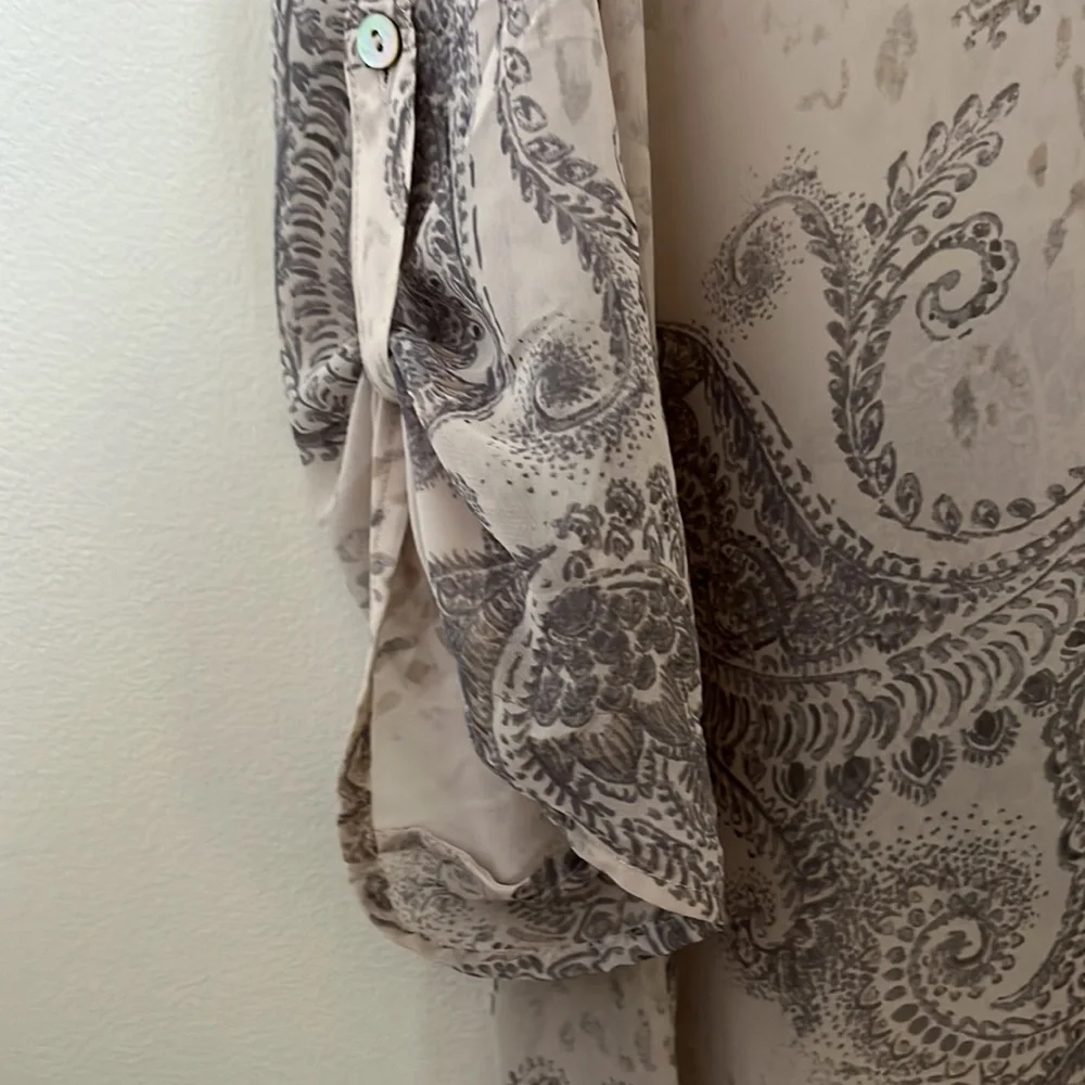Chico’s Sheer Cream and Gray Paisley Blouse Size 2 - Picture 3 of 6